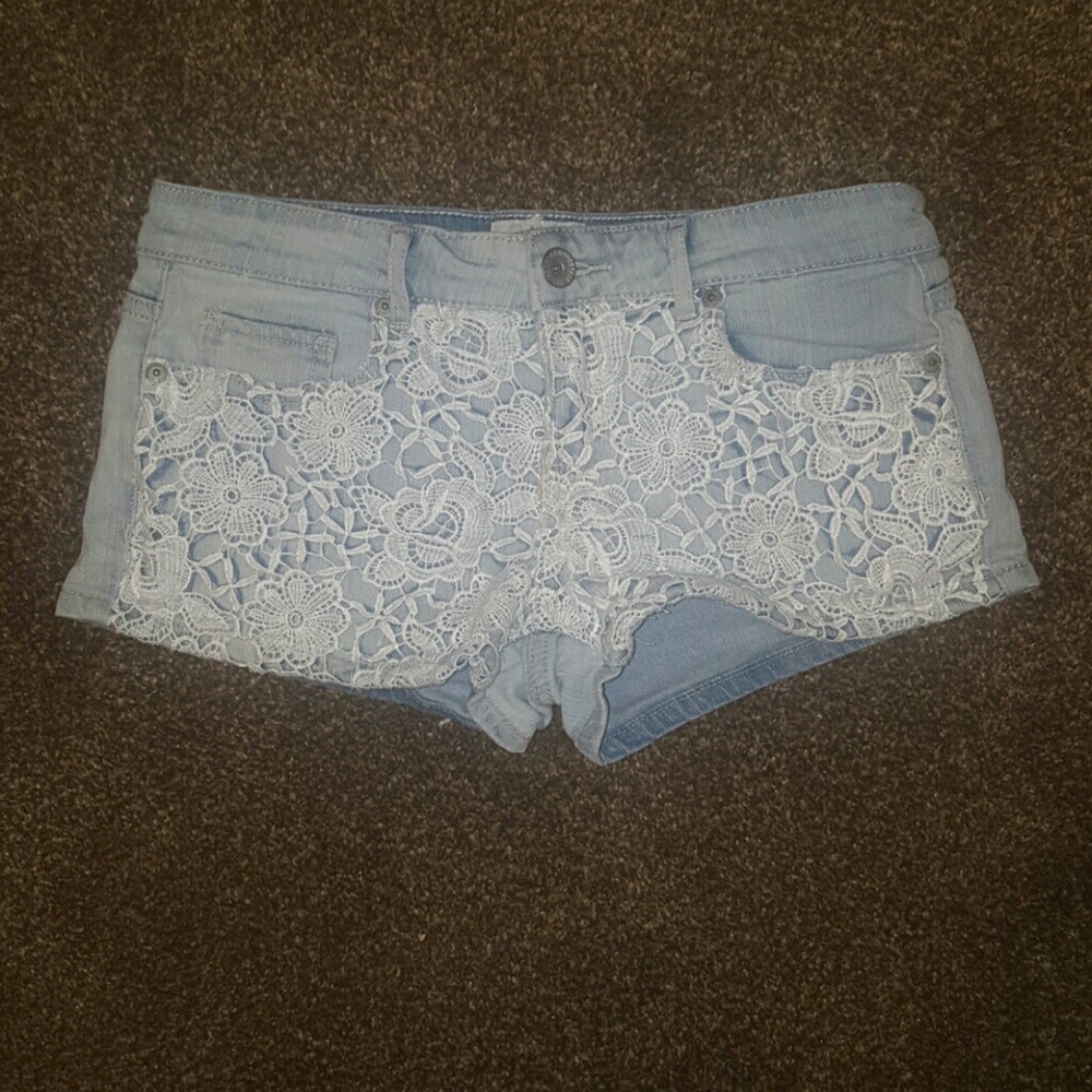 Woman's Aeropostale shorts